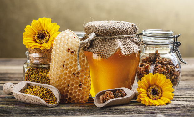 Прополис уклања бубуљице и екцеме